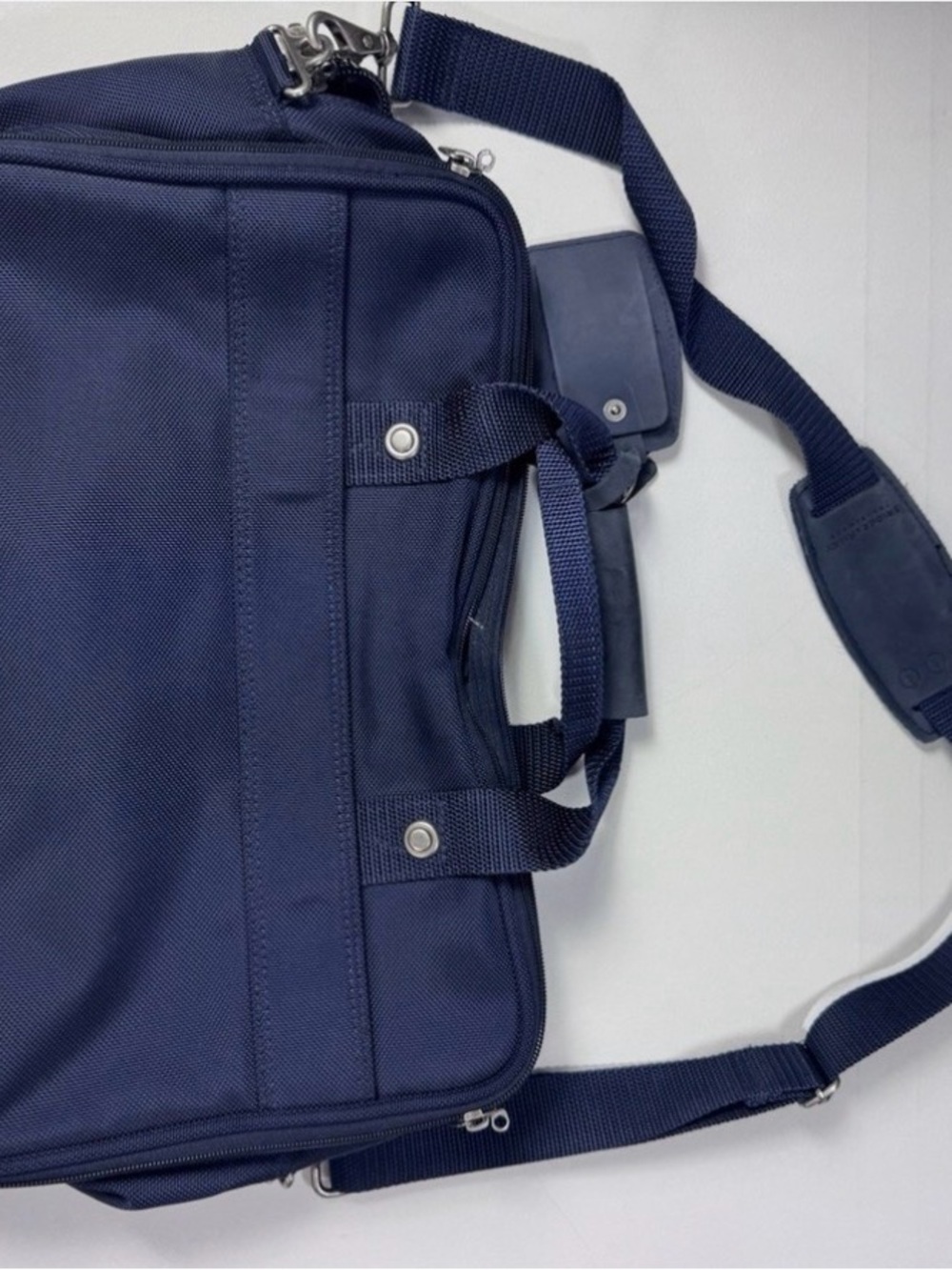 Briggs & Riley Baseline Cabin Bag | Navy | USA Designed - Picture 5 of 10
